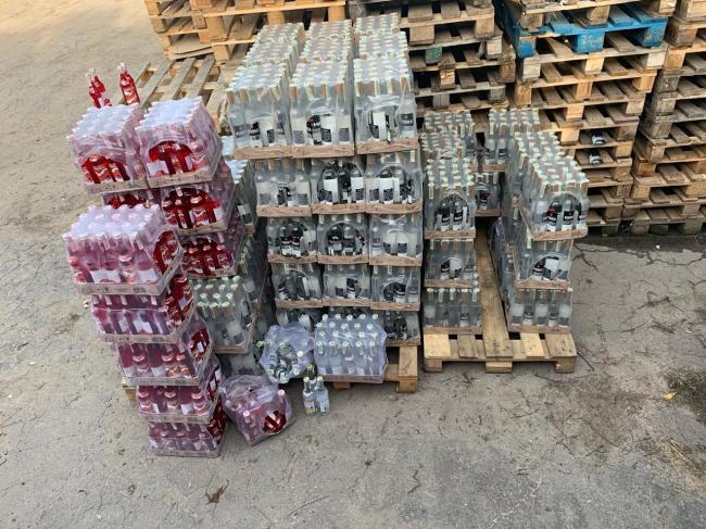 На Рівненщині прокурори вилучили 10 000 пляшок алкоголю 